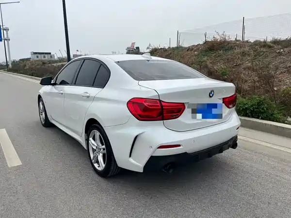 BMW 1 Series 2022, фото 9
