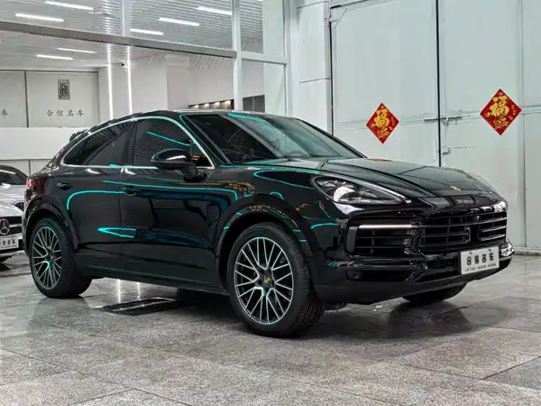 Porsche Cayenne 2022, фото 2