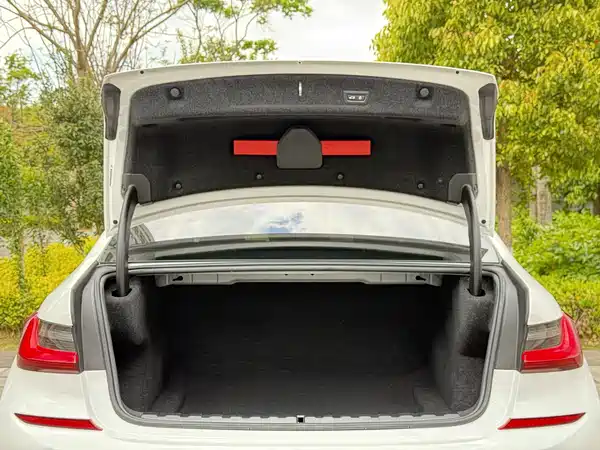 BMW 3 Series 2022, фото 24