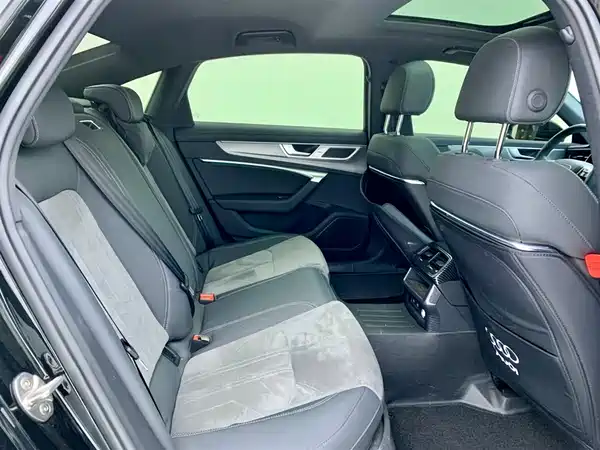 Audi A6L 2024, фото 13
