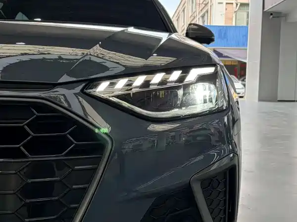 Audi A4L 2022, фото 7