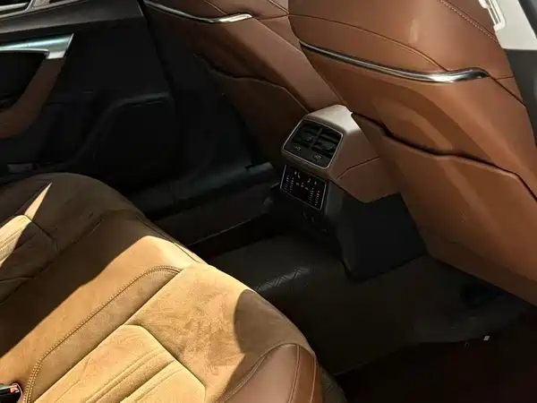 Audi A7L 2024, фото 7