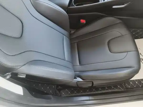 Hyundai Elantra 2023, фото 24