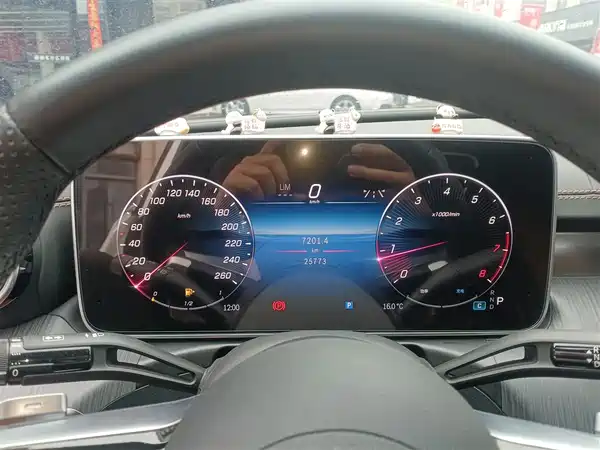 Mercedes-Benz C-Class 2024, фото 7