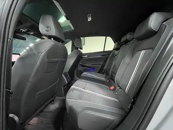 Volkswagen Golf 2024, фото 24
