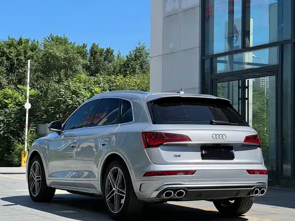 Audi SQ5 2023, фото 9