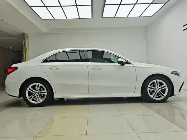 Mercedes-Benz A-Class 2023, фото 4