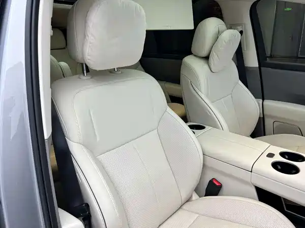 Li Auto i8 2025, фото 8