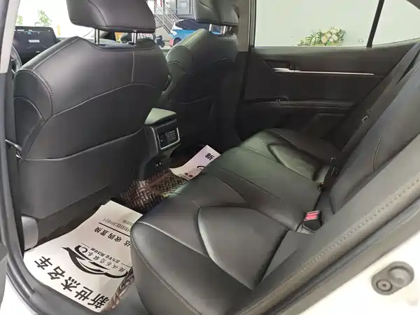 Toyota Camry 2023, фото 5