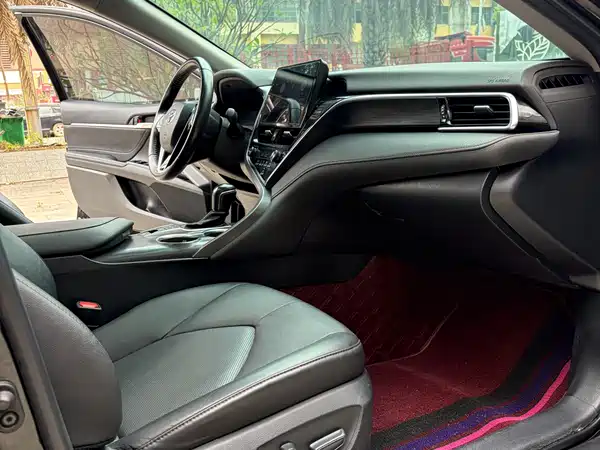 Toyota Camry 2021, фото 10