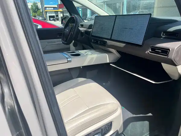 Li Auto MEGA 2024, фото 8