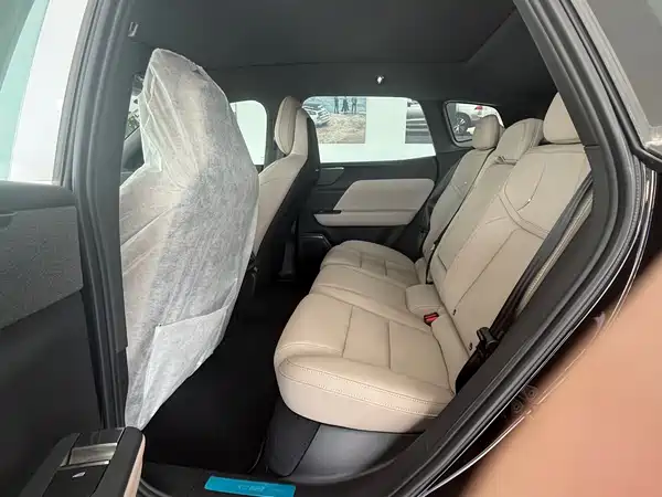 Volvo XC70 PHEV 2026, фото 20
