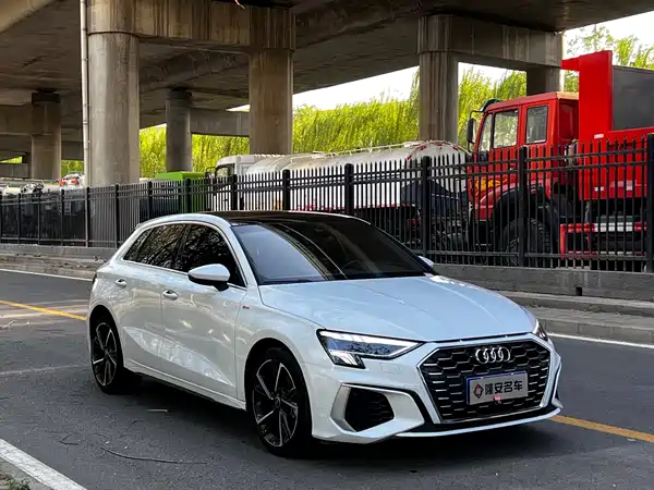 Audi A3 2023, фото 2