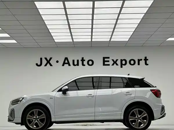 Audi Q2L 2022, фото 5