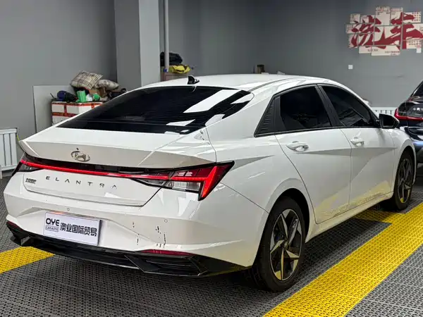 Hyundai Elantra 2022, фото 6