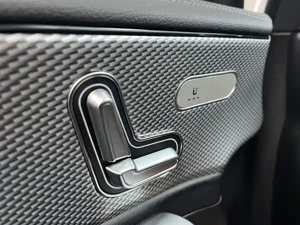 Mercedes-Benz A-Class 2022, фото 13