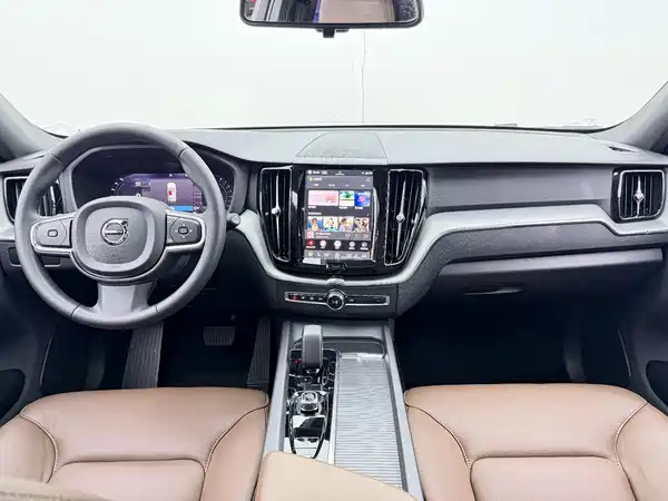 Volvo XC60 2023, фото 5