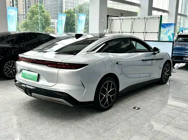 BYD Han L 2025, фото 11