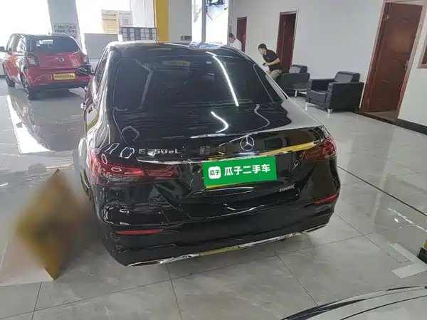 Mercedes-Benz E-Class PHEV 2023, фото 6