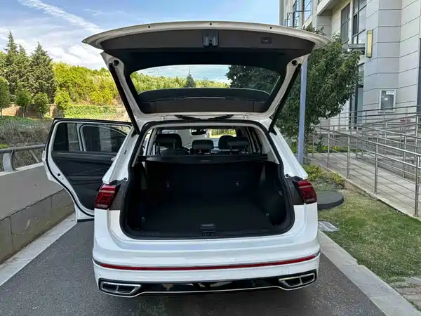 Volkswagen Tiguan L 2022, фото 2