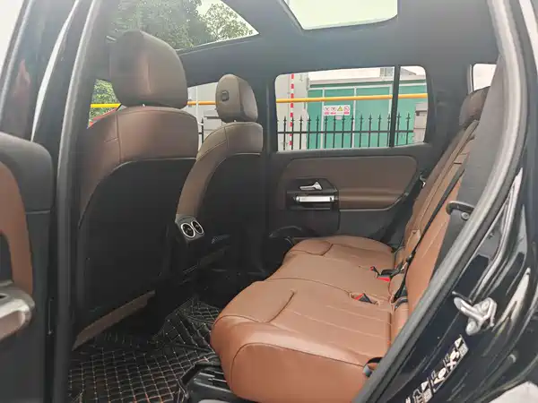 Mercedes-Benz GLB 2023, фото 7