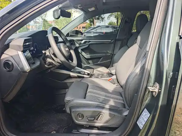 Audi A3 2023, фото 7