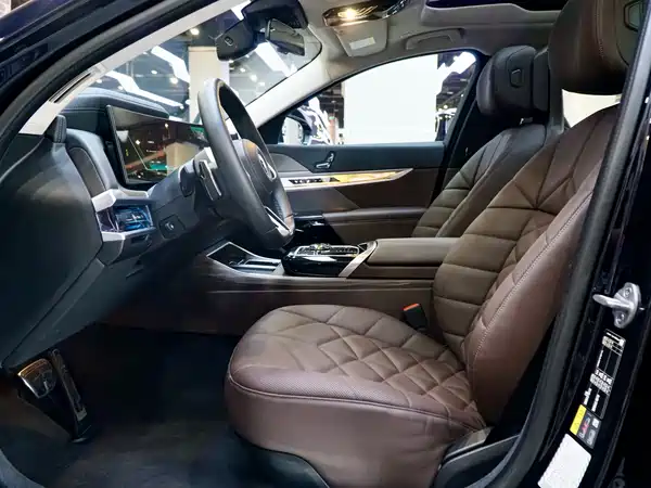 BMW i7 2023, фото 12