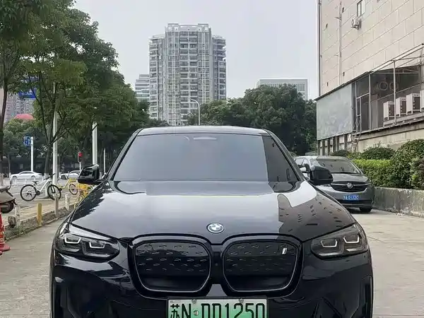 BMW iX3 2023, фото 2