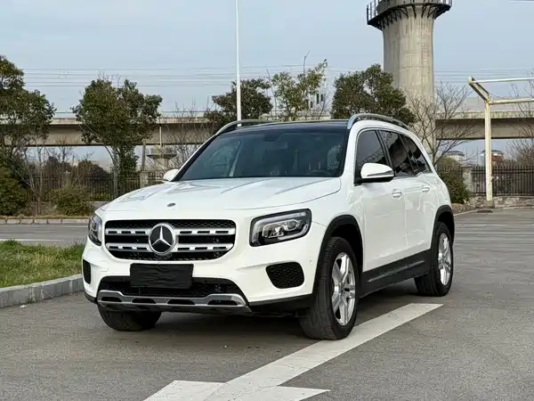 Mercedes-Benz GLB 2023, фото 3