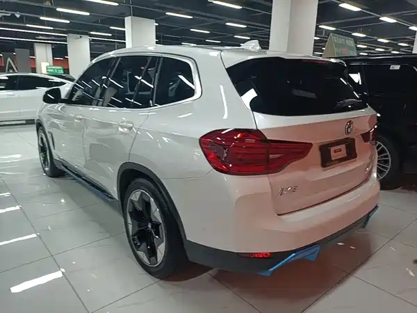 BMW iX3 2021, фото 4