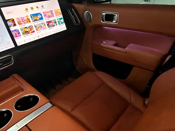 Li Auto L8 2023, фото 7