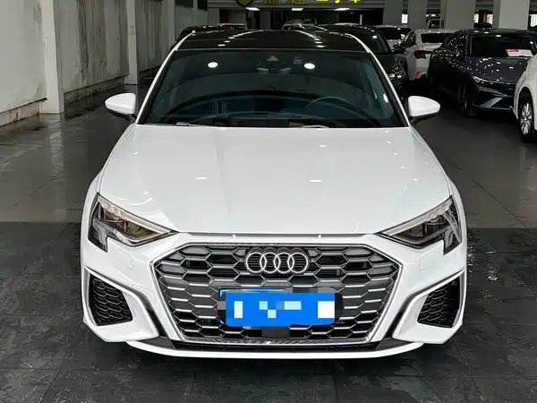 Audi A3 2023, фото 2