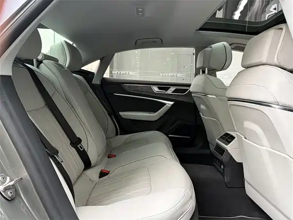 Audi A7L 2024, фото 7