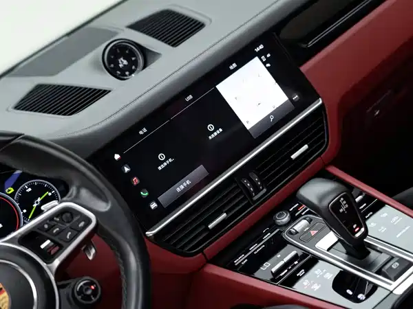 Porsche Cayenne PHEV 2023, фото 15
