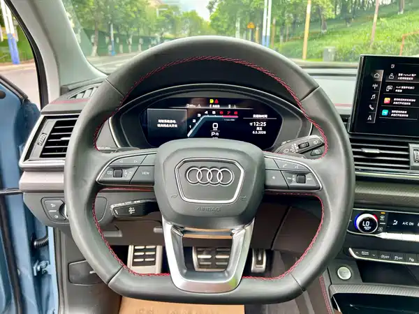 Audi Q5L 2022, фото 22
