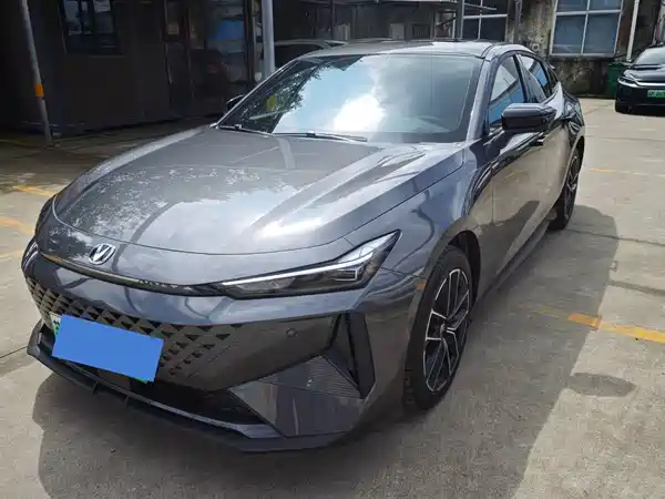 Changan UNI-V iDD 2024