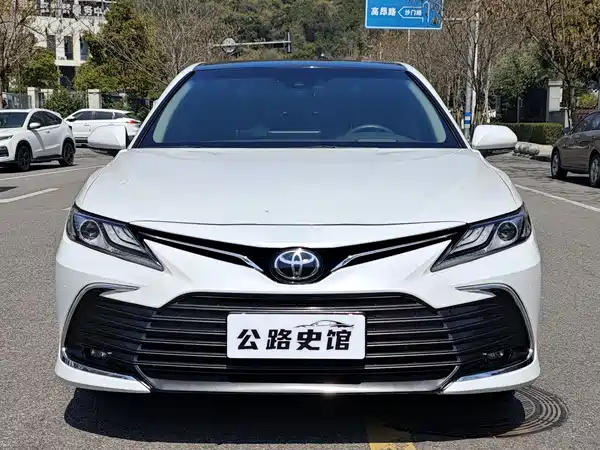 Toyota Camry 2021, фото 8