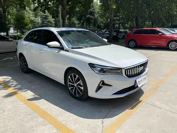 Geely Emgrand 2025, фото 3