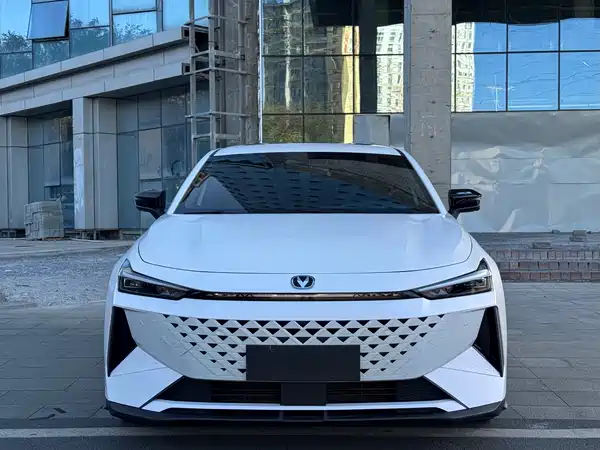 Changan UNI-V iDD 2024, фото 2