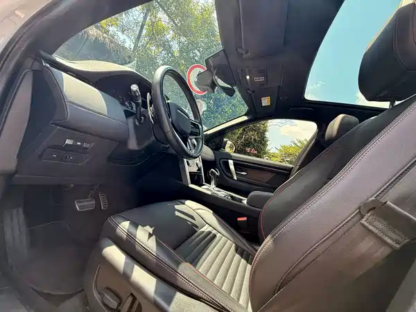 Land Rover Discovery Sport 2022, фото 4