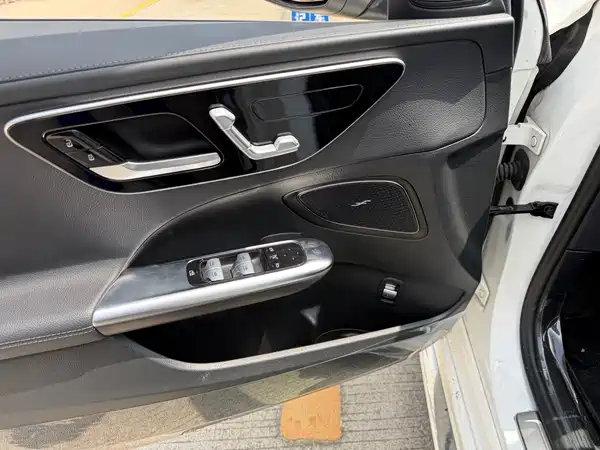 Mercedes-Benz C-Class 2023, фото 7