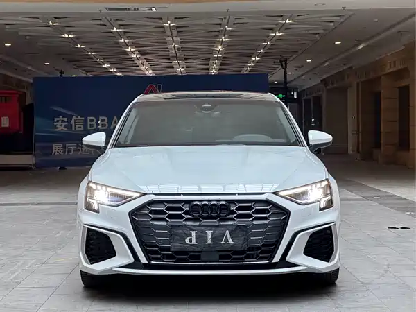 Audi A3 2022, фото 2