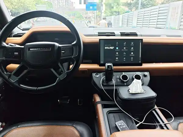 Land Rover Defender 2022, фото 12