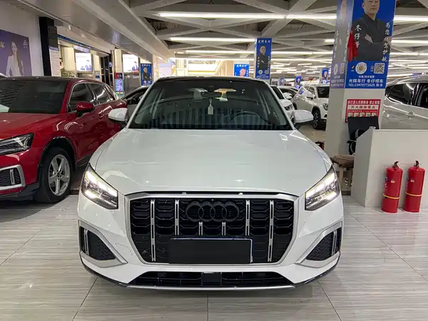 Audi Q2L 2022, фото 2