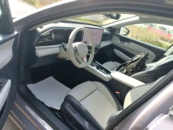 Volkswagen Passat 2025, фото 11