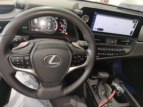 Lexus ES 2022, фото 9