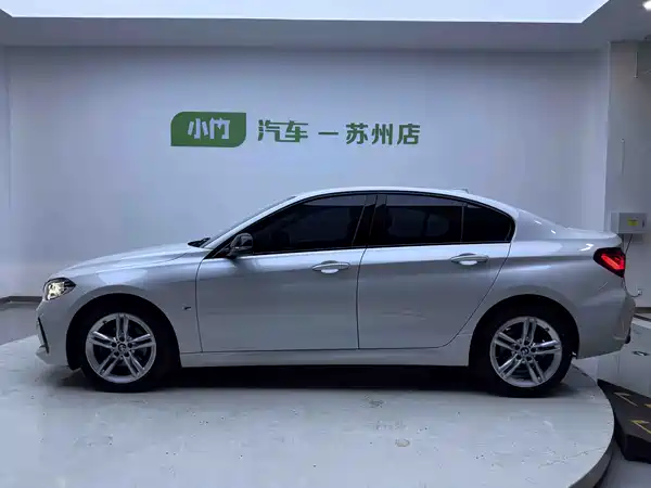 BMW 1 Series 2023, фото 8