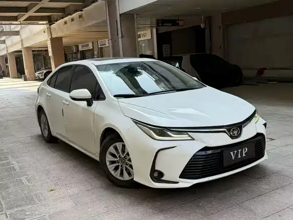 Toyota Corolla 2023, фото 3
