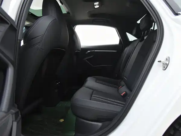 Audi A3 2023, фото 5