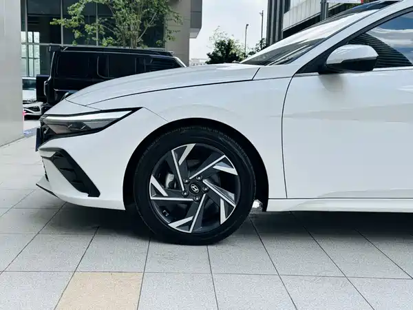 Hyundai Elantra 2023, фото 20